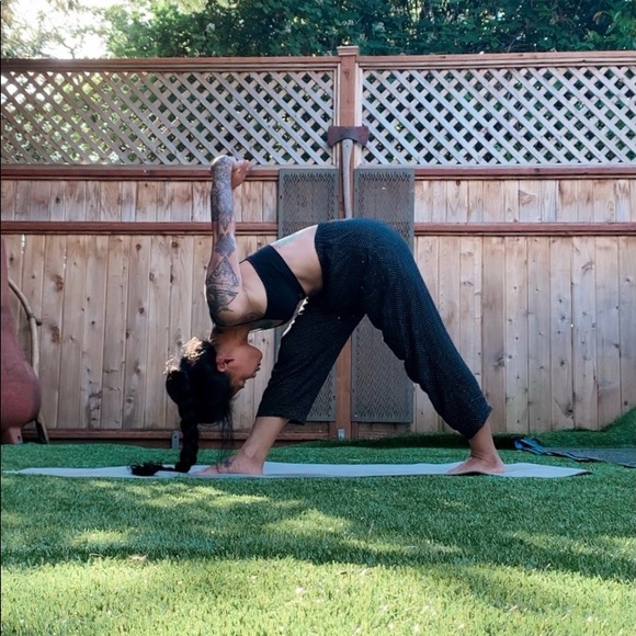 Meet your Posher, Zel - Picture 12 of 15